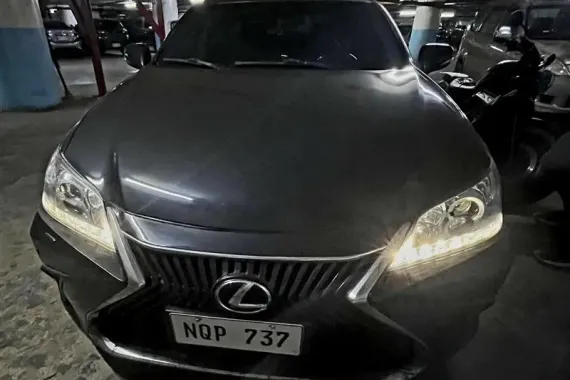 Sell 2010 Lexus Es 350  in Black