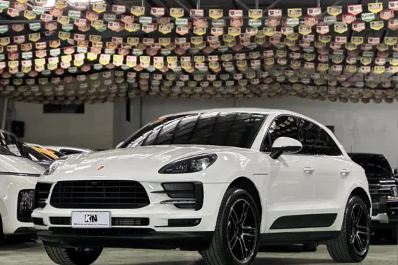 2022 Porsche Macan 2.0L Gasoline A/T