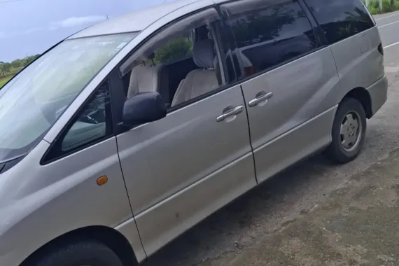 Affordable SUV Toyota estima 