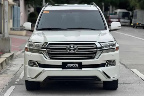 HOT!!! 2018 Toyota Land Cruiser 200 VX Premium for sale at affordable price! 