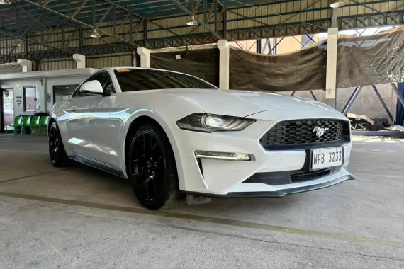 2023 Ford Mustang EcoBoost A/T.