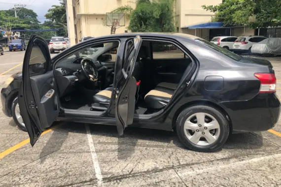 Top of the Line  Well-maintained, reliable vehicle used by a Military Officer