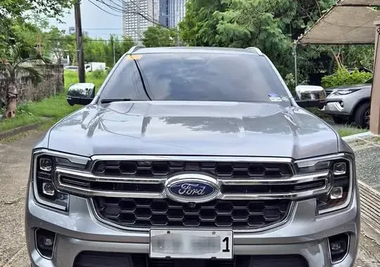 Second hand 2023 Ford Everest  Titanium 3.2L 4x4 AT for sale in good condition