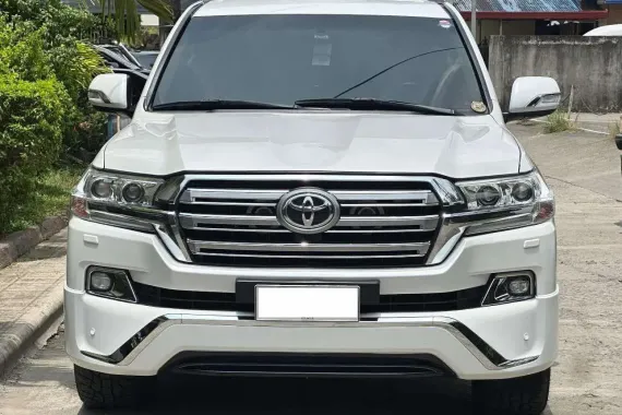 HOT!!! 2009 Toyota Land Cruiser LC200 Dubai Version for sale at affordable price!