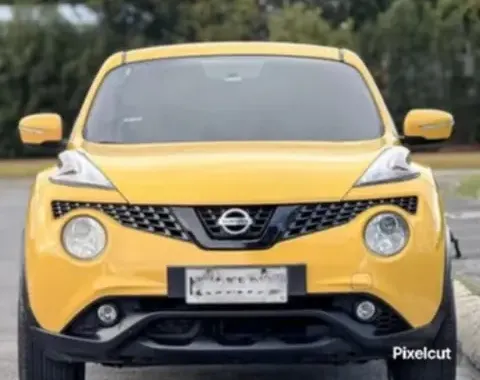 2016 Nissan Juke Yellow
