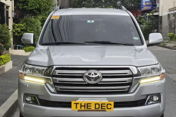 HOT!!! 2018 Toyota Land Cruiser LC200 for sale at affordable price! 