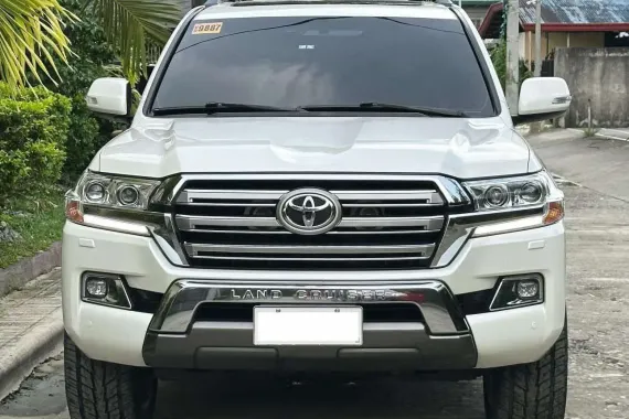 HOT!!! 2017 Toyota Land Cruiser VX Premium LC200 for sale at affordable price! 