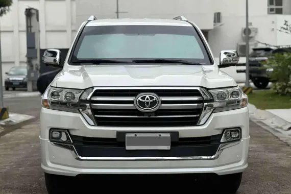 HOT!!! 2020 Toyota Land Cruiser V8 Bulletproof Level 6 Dubai Version for sale at affordable price!
