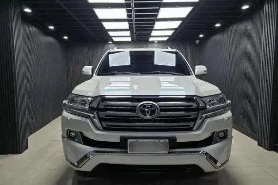 HOT!!! 2020 Toyota Land Cruiser LC200 Premium for sale at affordable price! 