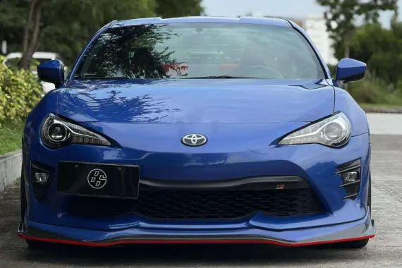 HOT!!!  2013 Toyota GT86 Facelifted for sale at affordable price! 