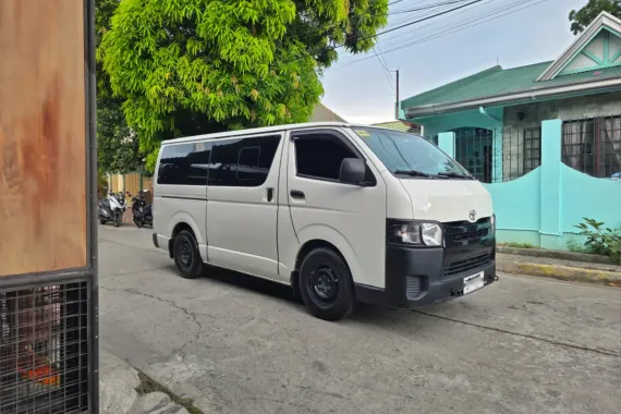 Toyota Hiace Commuter 2018 3.0L MT