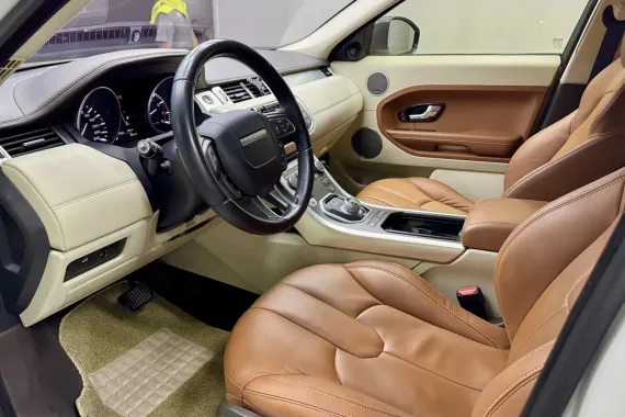 2014 LAND ROVER RANGE ROVER EVOQUE 2.0L A/T AUTOMATIC TURBO GAS ALL WHEEL DRIVE! FRESH AND FLAWLESS!