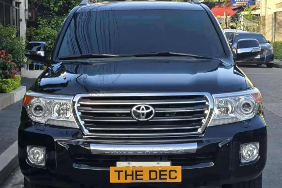 HOT!!! 2015 Toyota Land Cruiser LC200 GXR Dubai for sale at affordable price! 