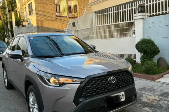 TOYOTA CROSS IN GOOD CONDITON 