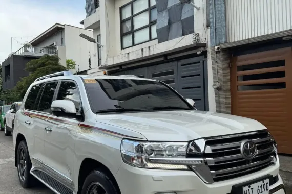 HOT!!! 2018 Toyota Land Cruiser LC200 for sale at affordable price! 