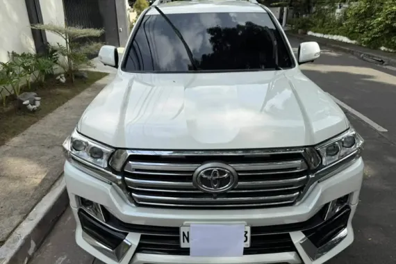 HOT!!! 2021 Toyota Land Cruiser LC200 Bulletproof Dubai version for sale at affordable price! 
