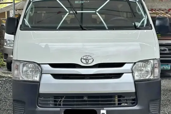2018 TOYOTA HIACE COMMUTER MT