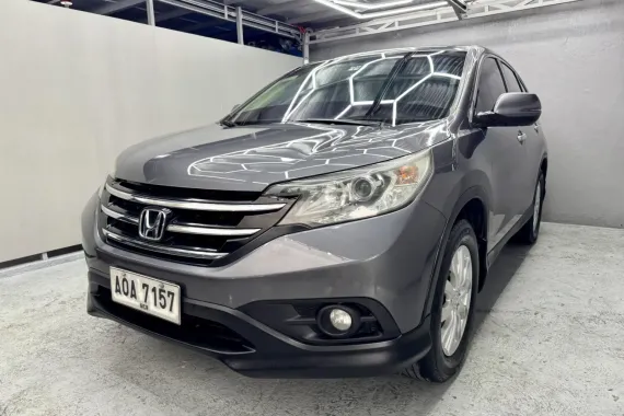 2015 HONDA CRV 2.0 A/T AUTOMATIC GAS FRESH UNIT INSIDE AND OUT! FACTORY GENUINE LEATHER SEATS!