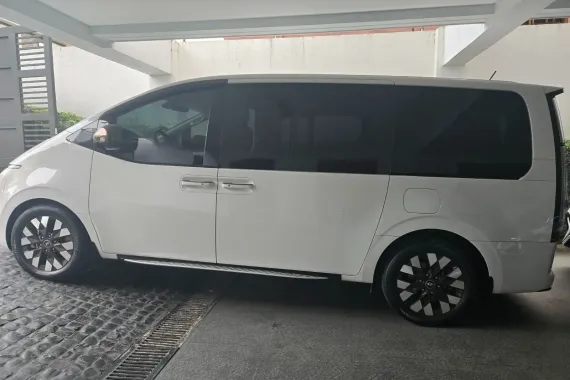 Rush SALE!!! P2023 Hyundai Staria Premium 7 seater CRDi 2.2 AT affordable price (URGENT)