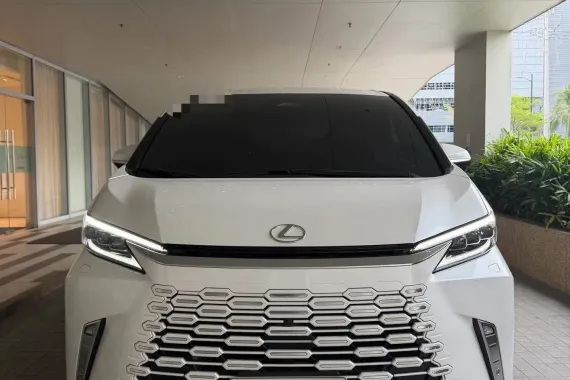 HOT!!! 2024 Lexus LM350h (7-seater Executive Lounge) for sale at affordable price!