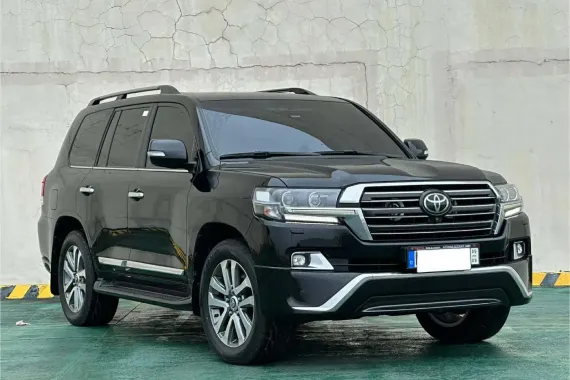 HOT!!! 2018 Toyota Land Cruiser LC200 VXTD euro spec full option for sale at affordable price! 