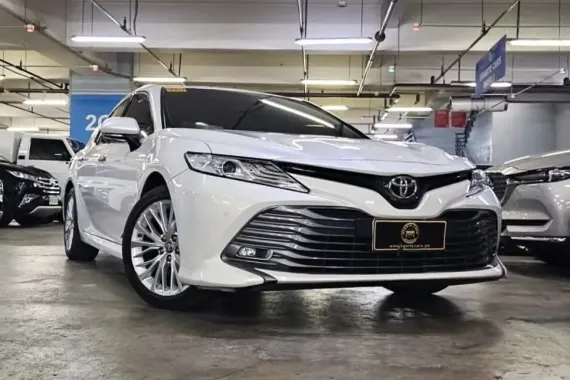 2020 Toyota Camry 2.5L V White Pearl CVT AT | With Warranty by Ugarte Cars Manila