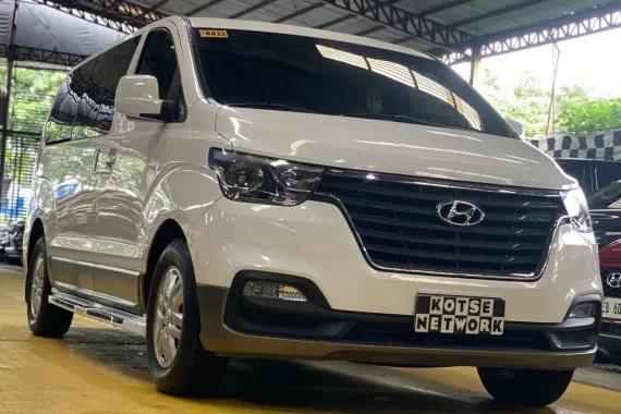 2019 Hyundai Grand Starex 2.5 GLS A/t, Swivel Chair, 9Seaters ₱1.145