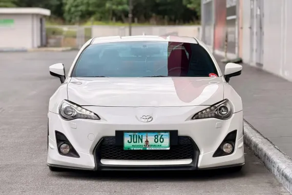 HOT!!! 2013 Toyota GT86 Aero loaded for sale at affordable price! 