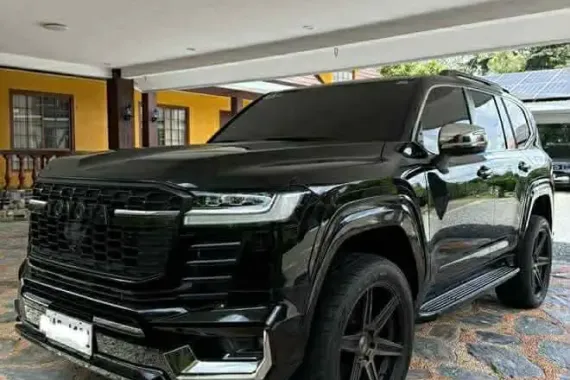 HOT!!! 2022 Toyota Land Cruiser LC300 ZX Level 6 Bulletproof for sale at affordable price! 