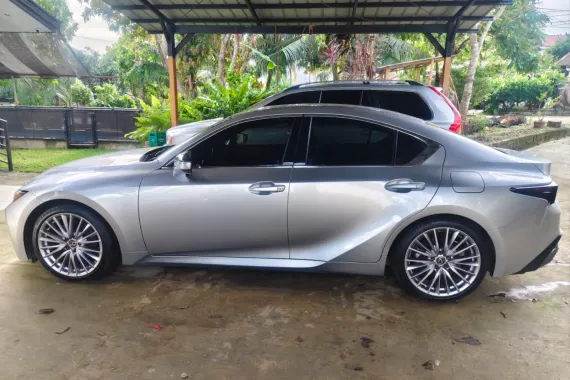 Lexus IS300h premium hybrid