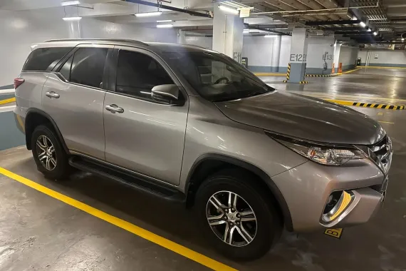 2018 Toyota Fortuner  2.4 G Diesel 4x2 AT for sale 
