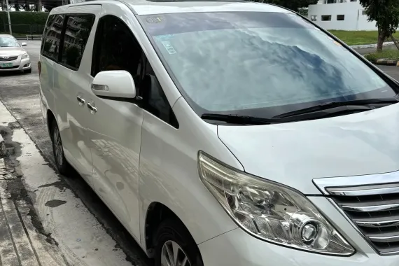 Selling used 2013 Toyota Alphard  in White