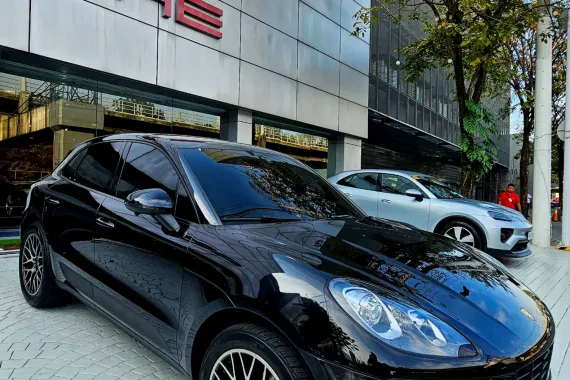 2018 Porsche Macan  Legit Mileage only 24,000 kms