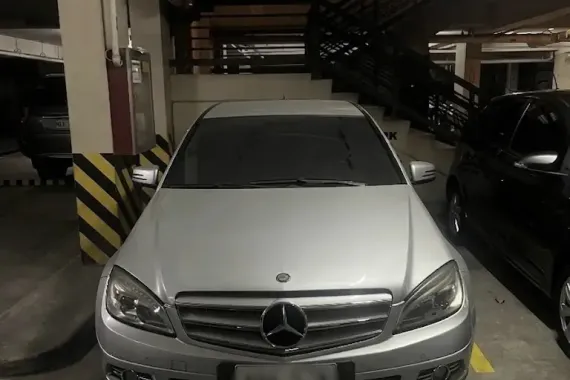 Mercedes-Benz C200 CGI BlueEfficiency 2011