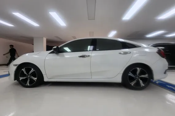 2019 Honda Civic RS Turbo 1.5 Sedan – Casa Maintained | White Orchid Pearl | Complete Docs
