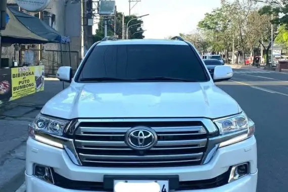 HOT!!! 2019 Toyota Land Cruiser VX LC200 for sale at affordable price! 