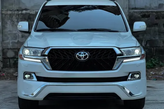 HOT!!! 2011 Toyota Land Cruiser 200 4x4 Dubai Edition for sale at affordable price!