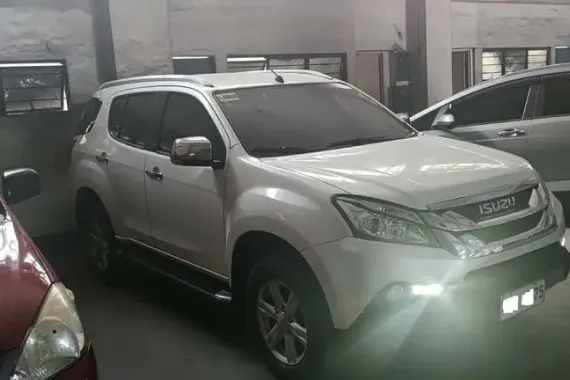 Selling used 2016 Isuzu mu-X  3.0L LS-A 4x2 AT in Pearlwhite