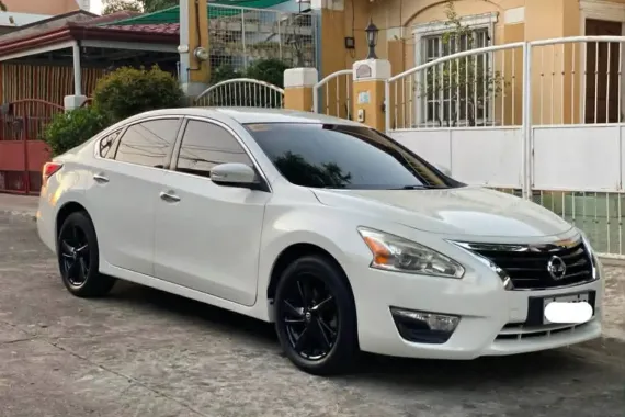  Selling White 2015 Nissan Altima Sedan by verified seller