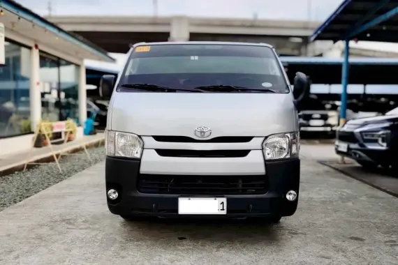 Well kept 2023 Toyota Hiace  Commuter 3.0 M/T for sale
