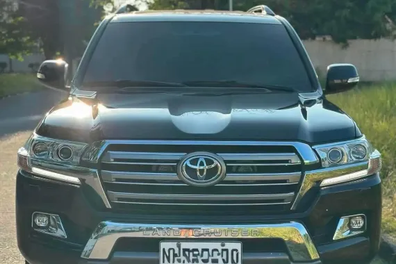 HOT!!! 2017 Toyota Land Cruiser LC200 VX Premium Top of the line for sale at affordable price! 