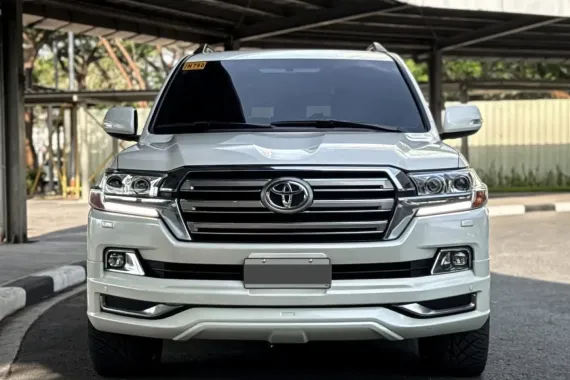 HOT!!! 2020 Toyota Land Cruiser LC200 VX 4.8L V8 for sale at affordable price! 