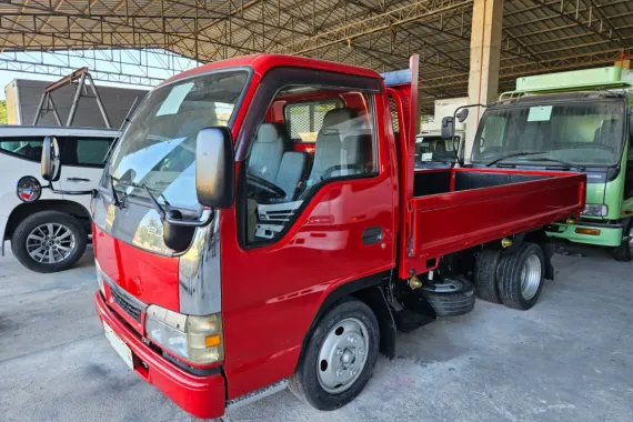 Pre-owned 2023 Isuzu Elf Commercial for sale