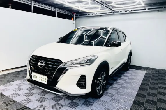 2023 NISSAN KICKS VL E-POWER HYBRID 1.2L A/T! TOP OF THE LIN!E 41,000 KMS ONLY ORIGINAL MILEAGE!
