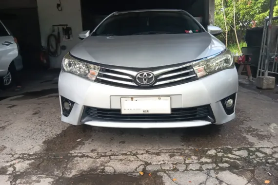 Selling used Silver 2014 Toyota Corolla Altis Sedan by trusted seller