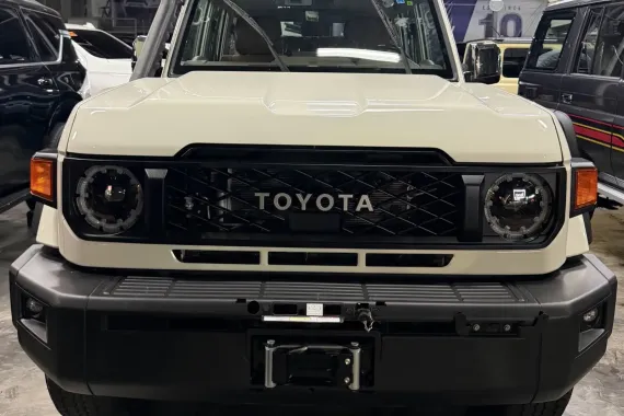 Brand New 2026 Toyota Land Cruiser 76 Diesel A/T 40th Anniversary Edition LC76 LC 76 Dubai Version