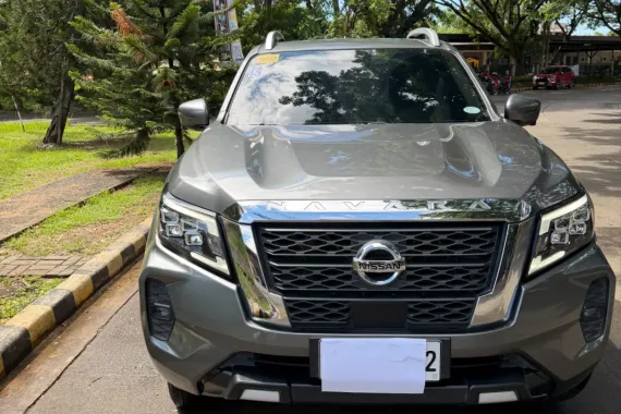 Selling 2024 Navara VL 4x2 Metalic Silver 