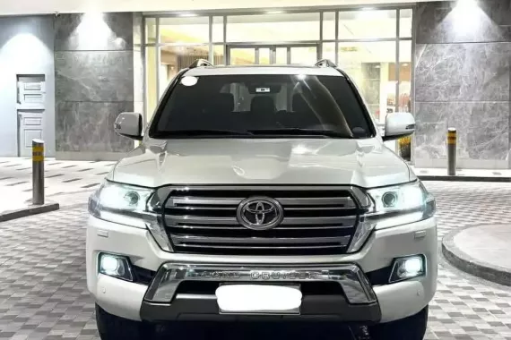 HOT!!! 2018 Toyota Land Cruiser LC200 VX Premium for sale at affordable price! 