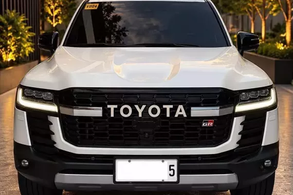 HOT!!! 2023 Toyota Land Cruiser 300 VX for sale at affordable price! 