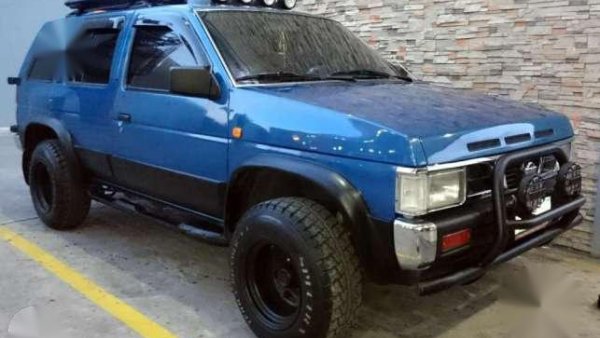 nissan terrano blue